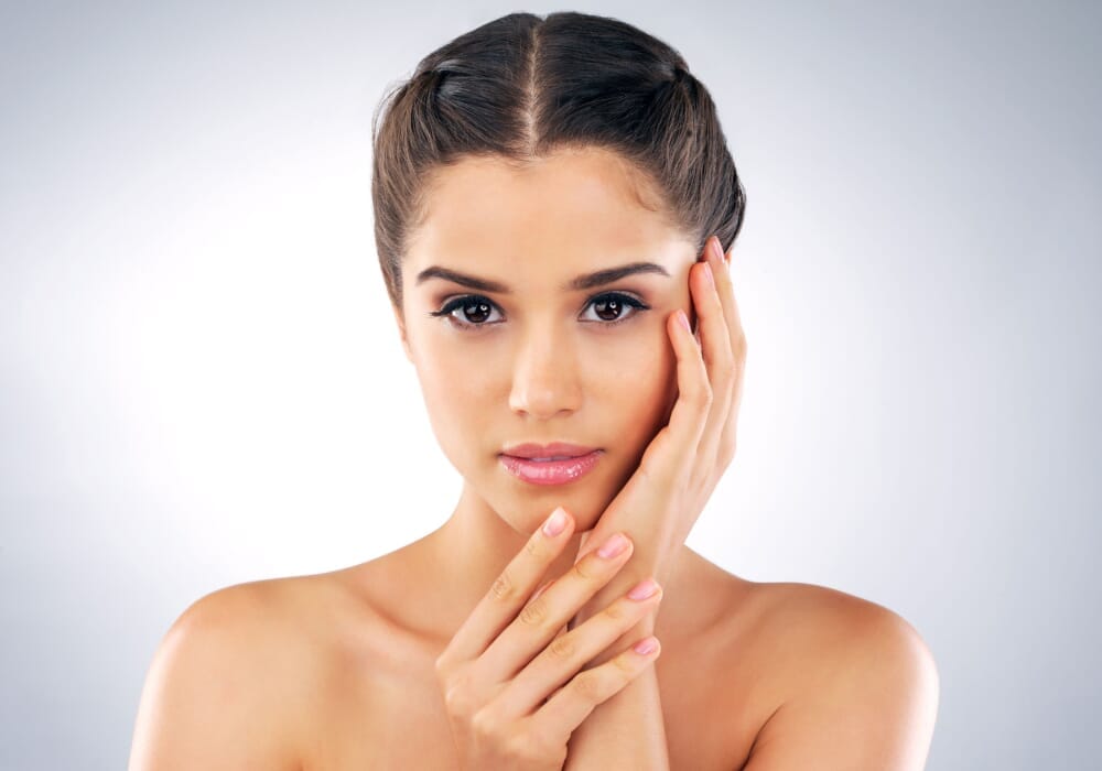 Viso donna giovane dopo il trattamento