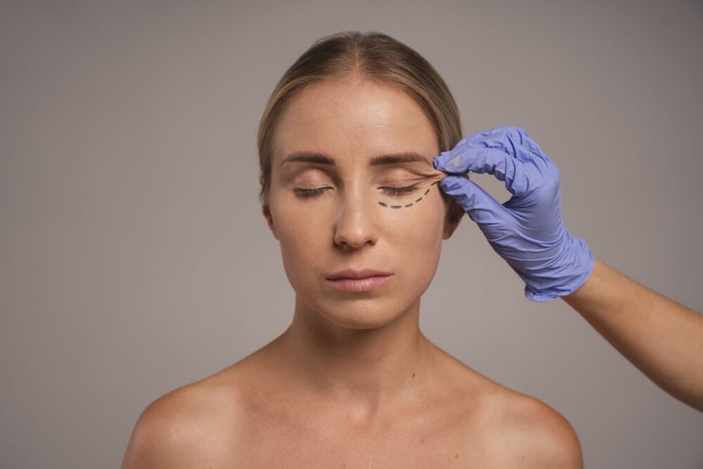 woman-preparing-cosmetic-surgery-(1).jpg